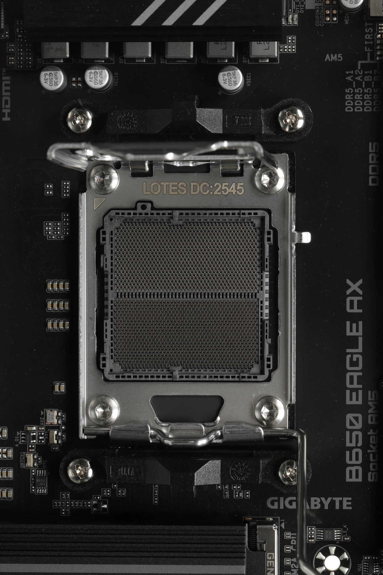 Материнская плата Gigabyte B650 EAGLE AX Socket AM5 AMD B650 4xDDR5 ATX AC`97 8ch(7.1) GbLAN RAID+HDMI+DP