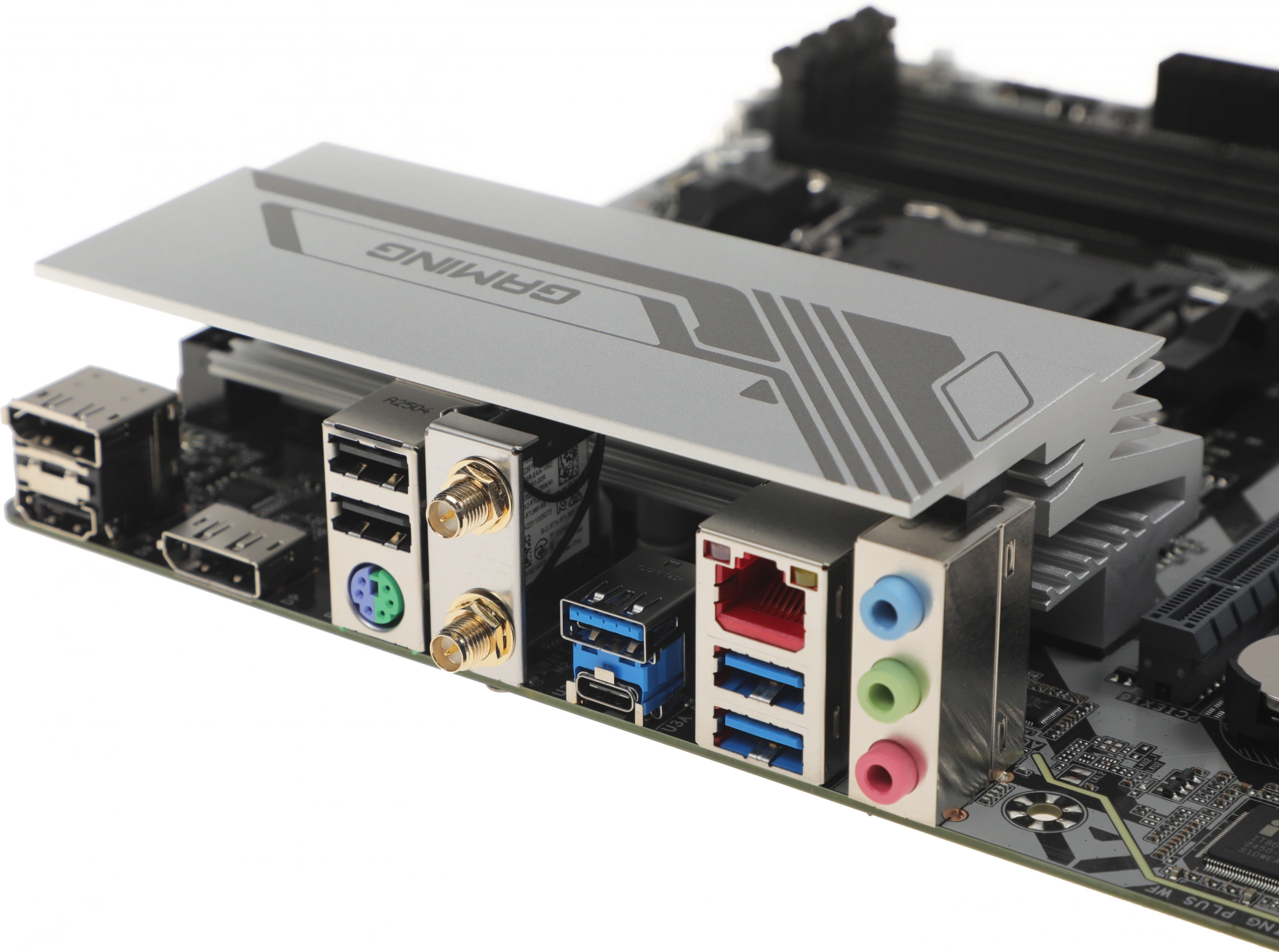 Материнская плата Gigabyte B650M GAMING PLUS WIFI Socket AM5 AMD B650 4xDDR5 mATX AC`97 8ch(7.1) 2.5Gg RAID+HDMI+DP