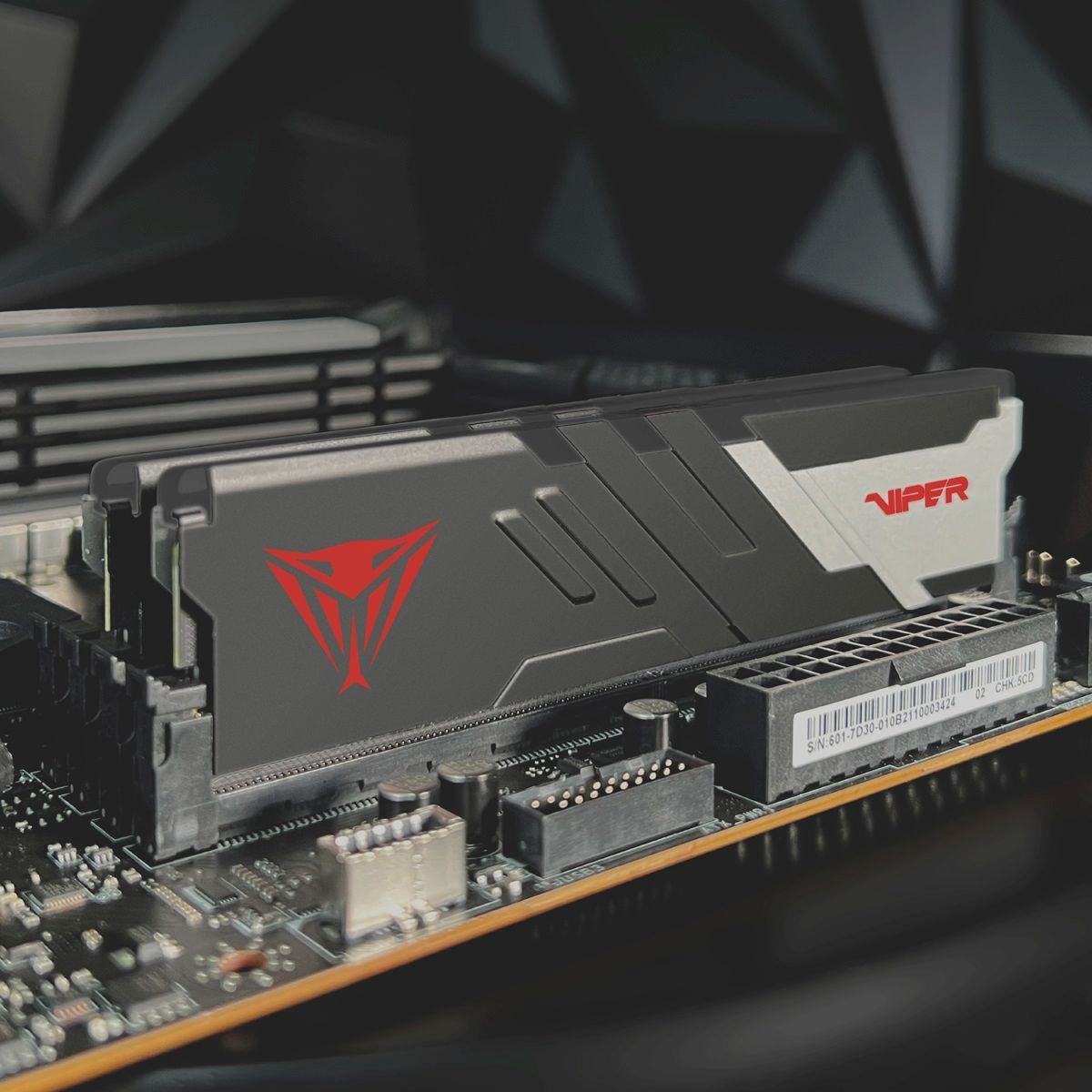 Память DDR5 2x8Gb 5200MHz Patriot PVV516G520C36K Viper Venom RTL Gaming PC5-41600 CL36 DIMM 288-pin 1.2В с радиатором Ret