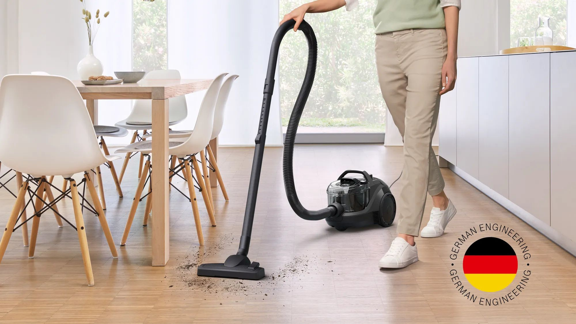 Пылесос Bosch Serie 4 BGC21X300 550Вт черный