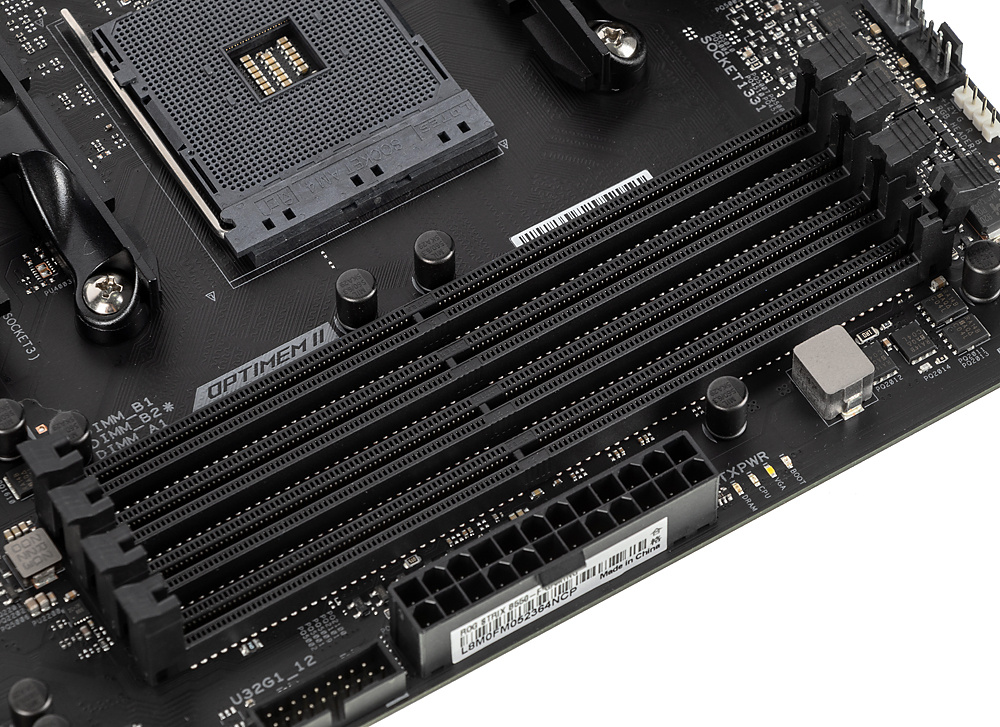 Материнская плата Asus ROG STRIX B550-F GAMING Soc-AM4 AMD B550 4xDDR4 ATX AC`97 8ch(7.1) 2.5Gg RAID+HDMI+DP
