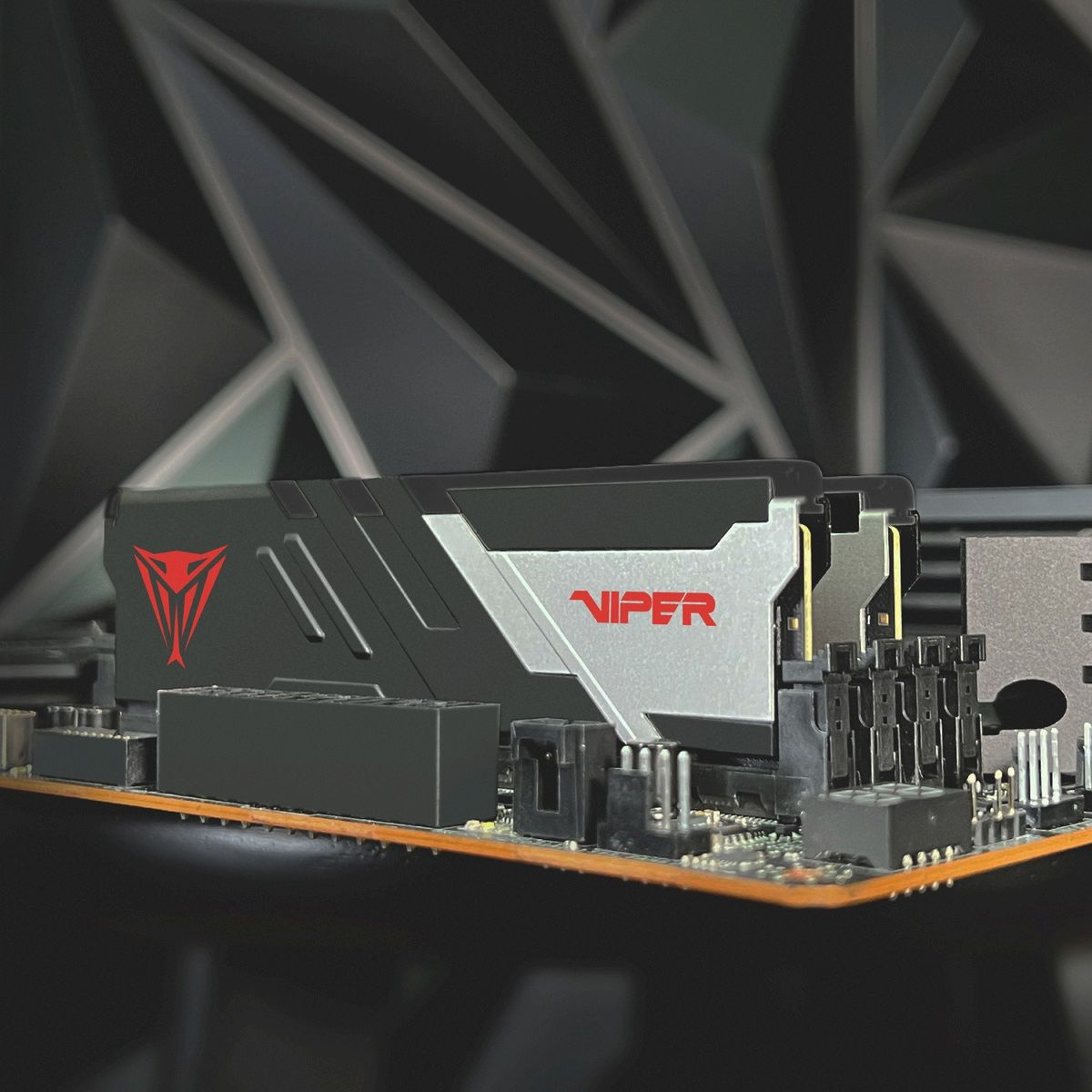 Память DDR5 2x8Gb 5200MHz Patriot PVV516G520C36K Viper Venom RTL Gaming PC5-41600 CL36 DIMM 288-pin 1.2В с радиатором Ret