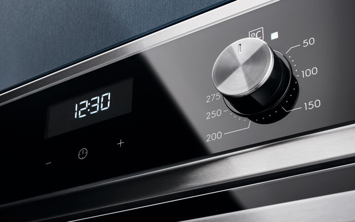 Духовой шкаф Электрический Electrolux EOC5E70X черный/нержавеющая сталь