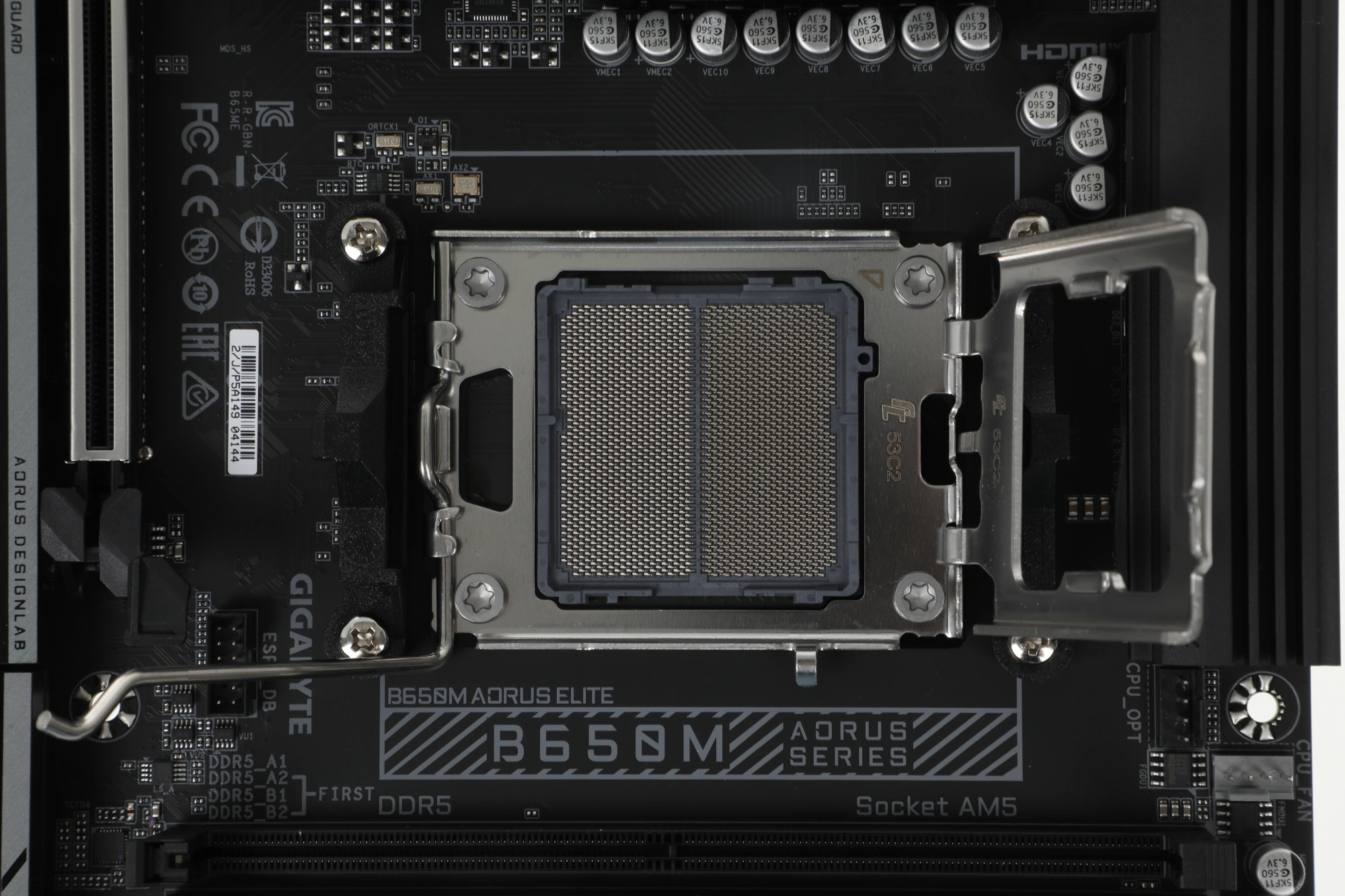 Материнская плата Gigabyte B650M AORUS ELITE Socket AM5 AMD B650 mATX AC`97 8ch(7.1) 2.5Gg RAID+HDMI+DP