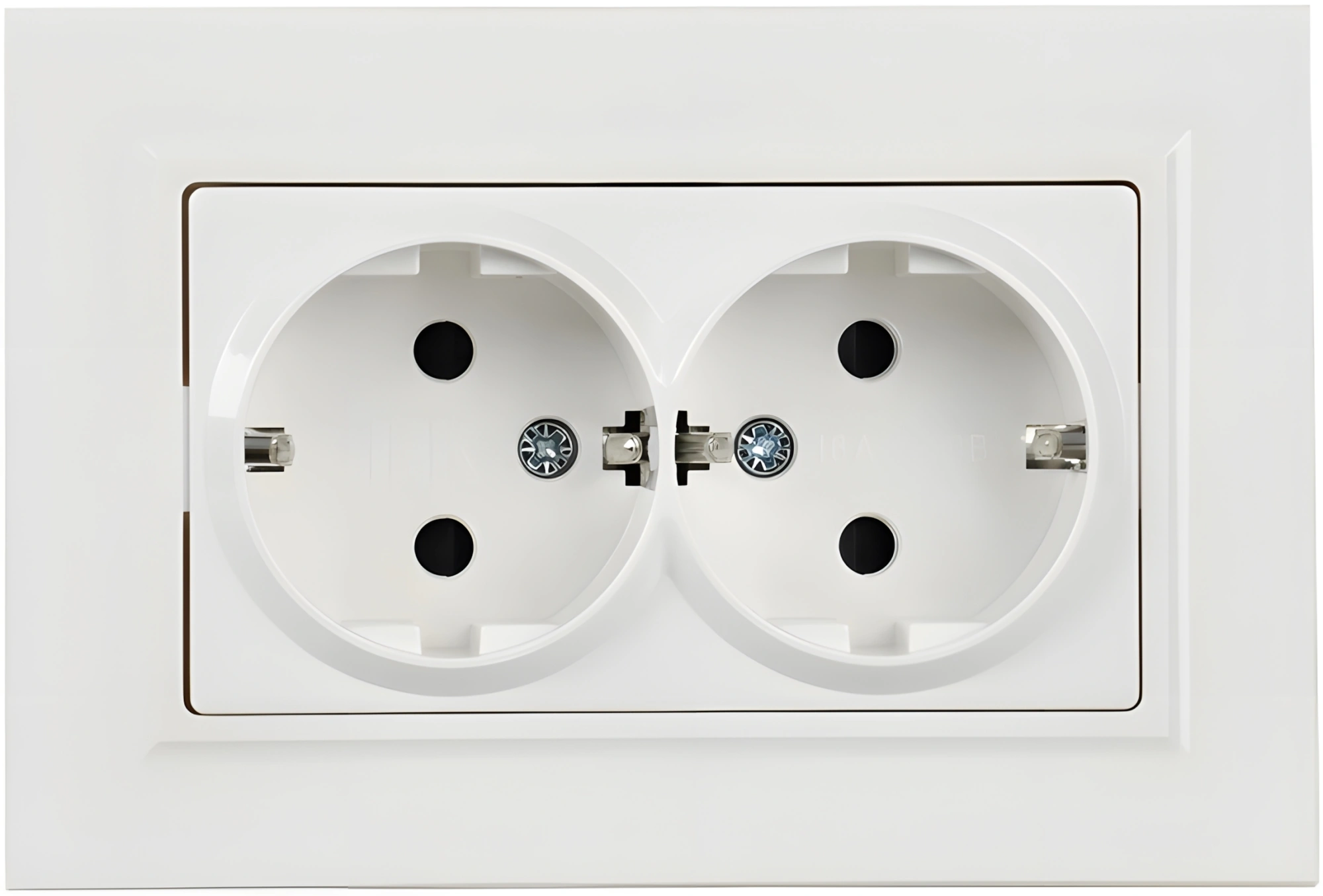 Розетка силов. IEK Brite РСш12-3-БрБ BR-R24-16-K01-F 2розет. двойн. скрыт. зазем. штор. IP20 белый (упак.:1шт)