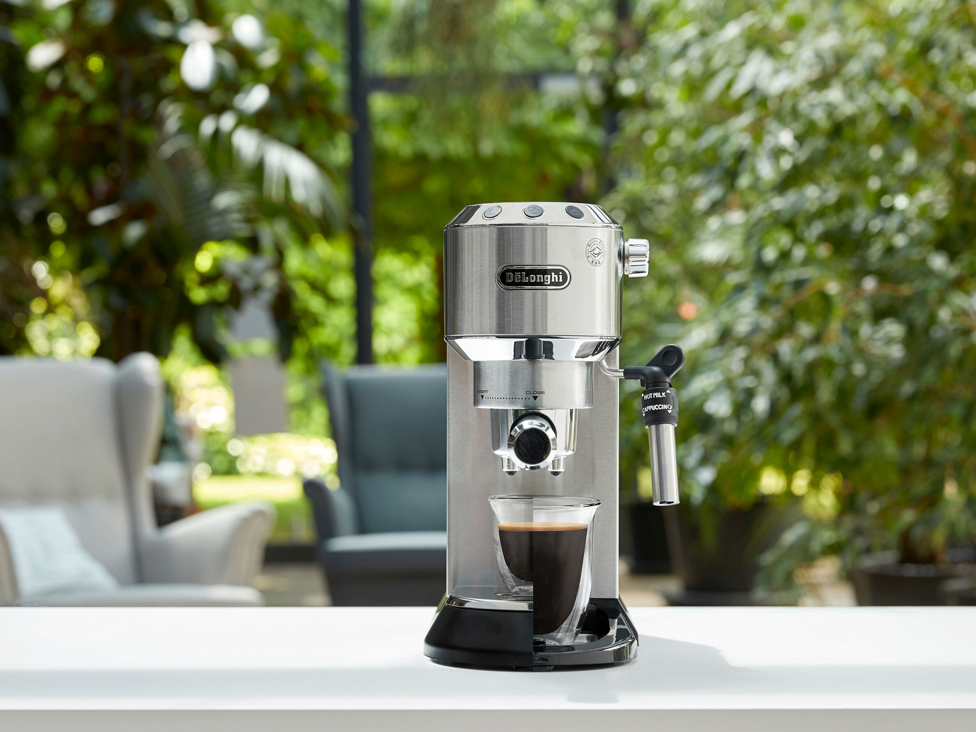 Кофеварка рожковая Delonghi EC685.M 1350Вт серебристый/черный
