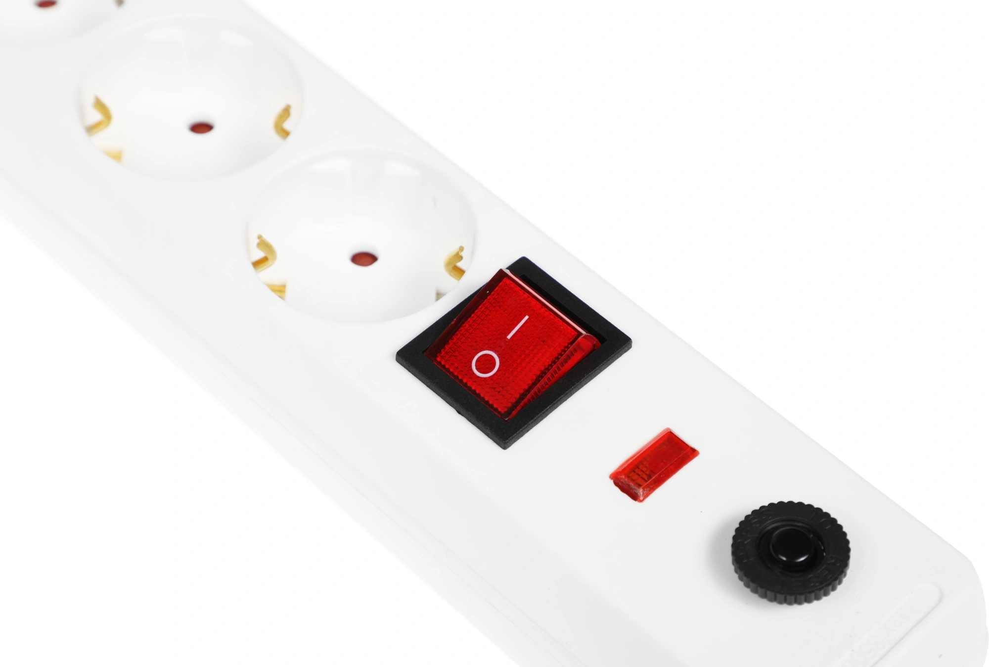 Сетевой фильтр IEK СФ-05К 1.5м (5 розеток) белый (коробка)