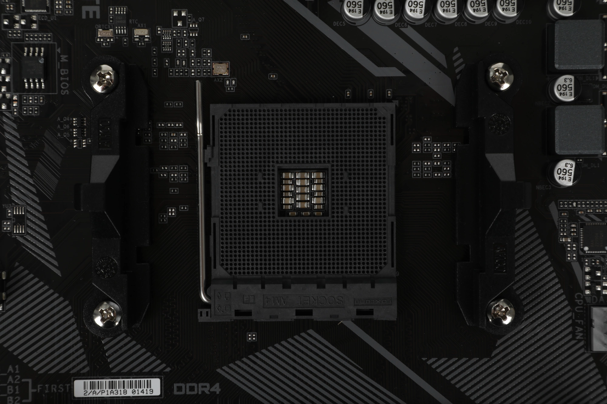 Материнская плата Gigabyte B550M DS3H R2 Soc-AM4 AMD B550 4xDDR4 mATX AC`97 8ch(7.1) GbLAN RAID+HDMI+DP