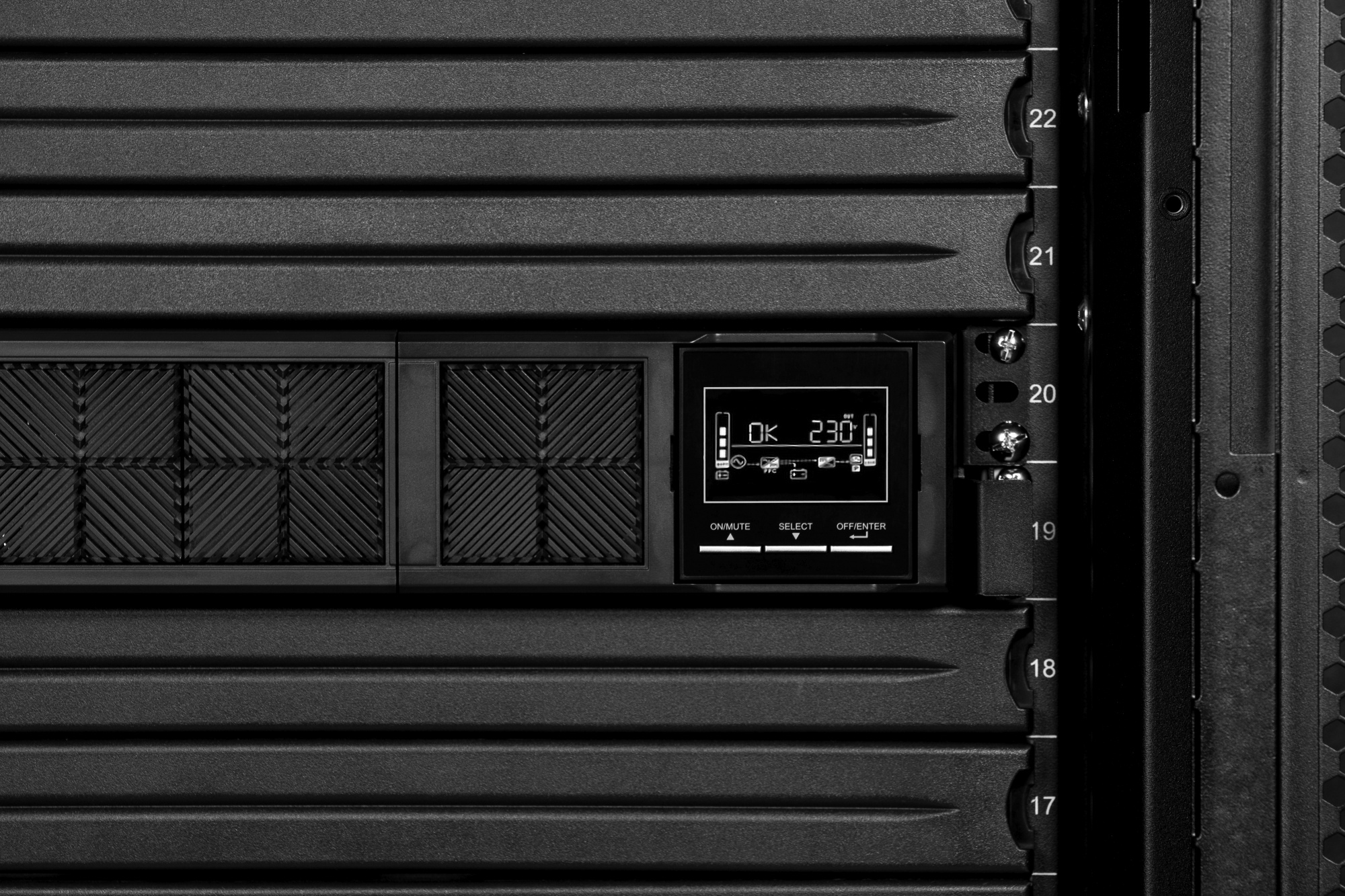 Источник бесперебойного питания Systeme Electriс SRV SRVSE2KRTI 1800Вт 2000ВА черный