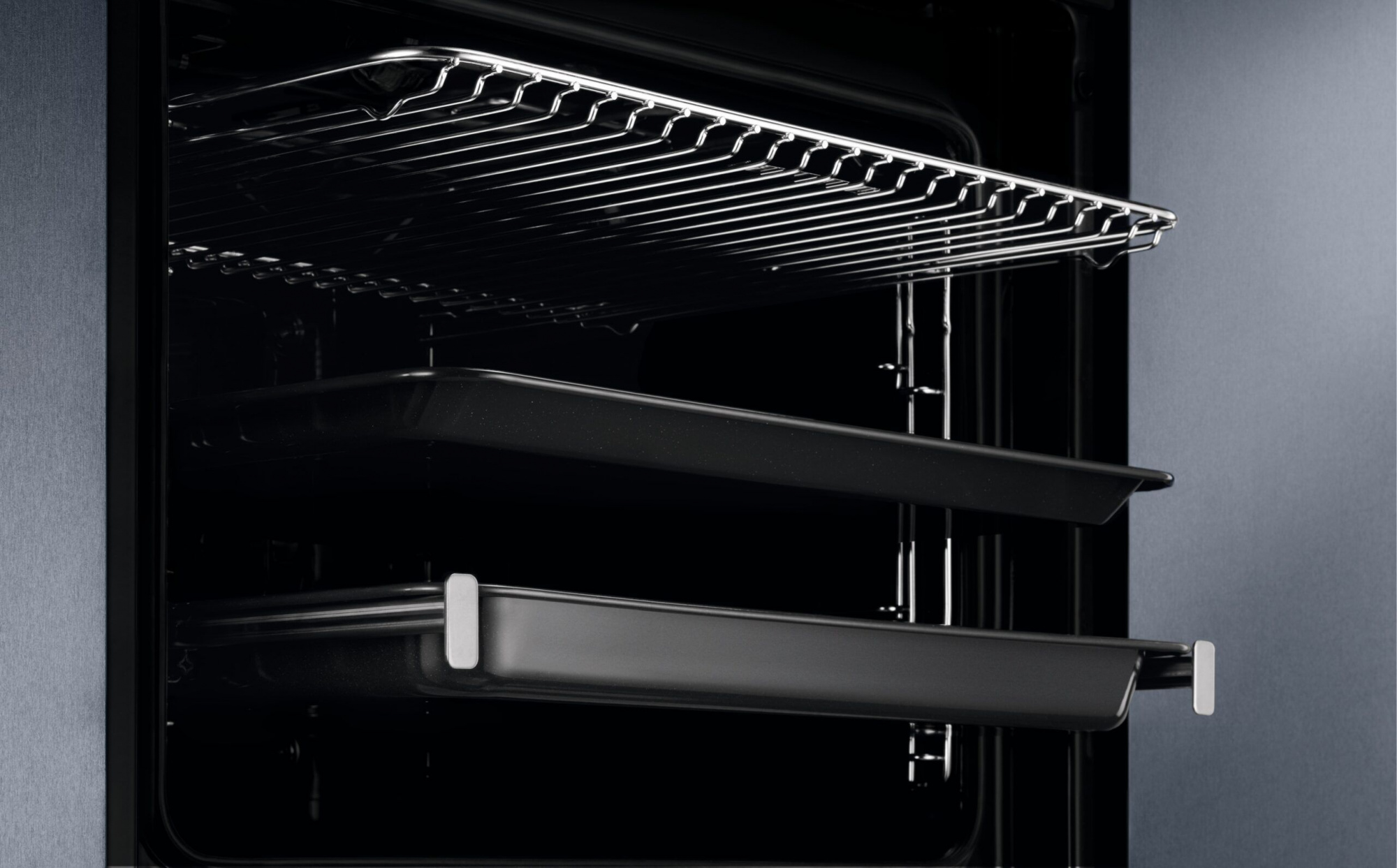 Духовой шкаф Электрический Electrolux EOF5C50BZ черный