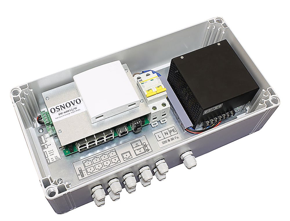 SW-60812/W - Уличный PoE коммутатор на 11 портов. Встроенная грозозащита. Соответствует стандартам PoE IEEE 802.3af/at/bt. Автоматическое определение PoE устройств. Суммарная мощность PoE до 240W. В комплекте оптическая розетка.